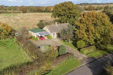 3 bedroom detached bungalow for sale, Cloatley Road, Hankerton