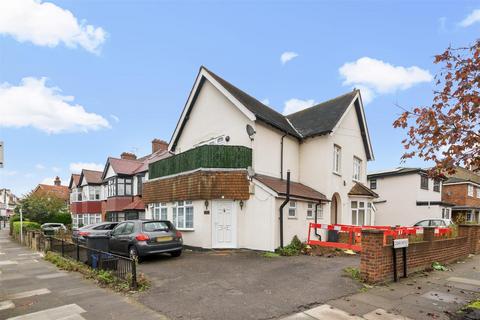 1 bedroom maisonette for sale, Hounslow Road, Twickenham TW2