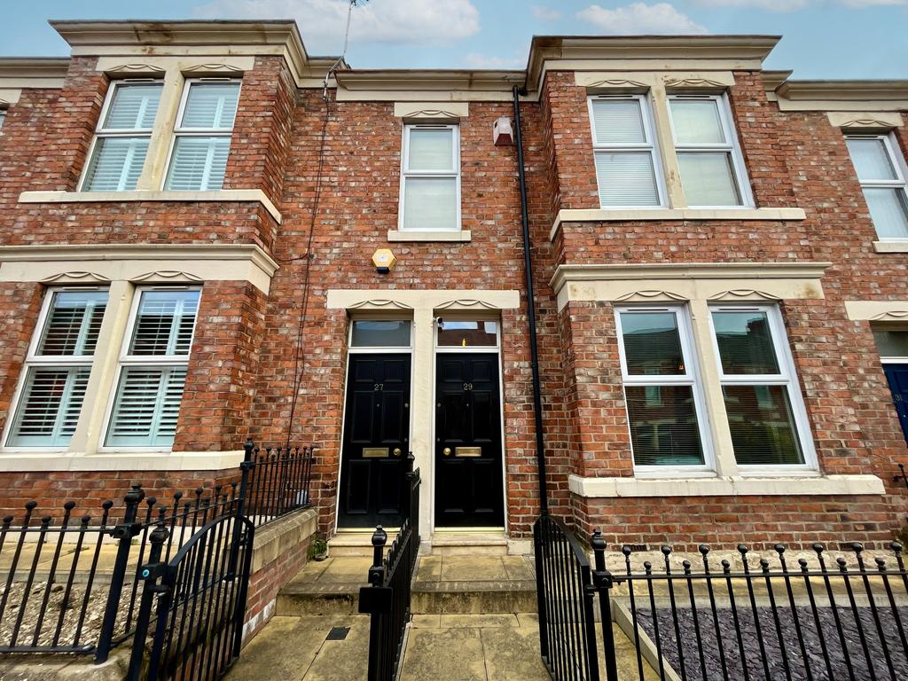 Windsor Avenue, Gateshead, NE8 2 bed apartment - £85,000