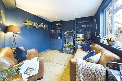 6 First Avenue, West Molesey, KT8 2QJ