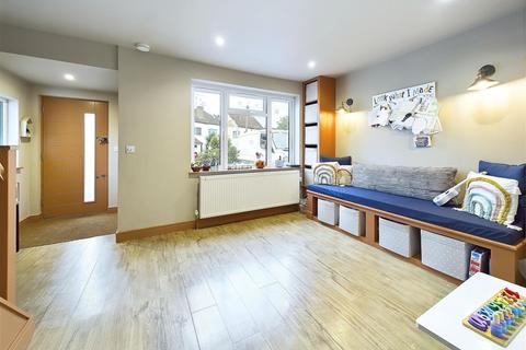 6 First Avenue, West Molesey, KT8 2QJ