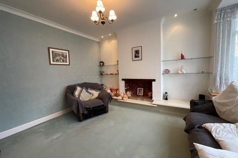 3 bedroom terraced house for sale, Ainslie Wood Gardens, Chingford