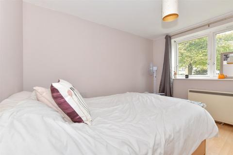 2 bedroom ground floor flat for sale, Coral Park, Maidstone, Kent