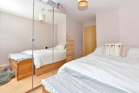 2 bedroom ground floor flat for sale, Coral Park, Maidstone, Kent