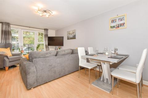 2 bedroom ground floor flat for sale, Coral Park, Maidstone, Kent