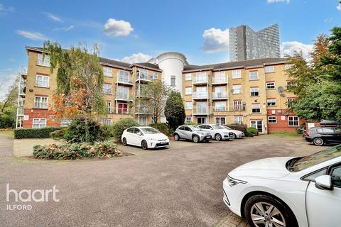 2 bedroom apartment for sale, Albert Road, Ilford