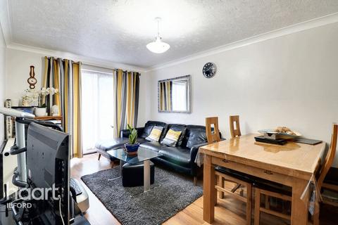 2 bedroom apartment for sale, Albert Road, Ilford