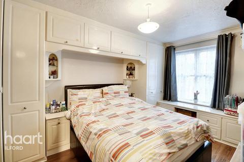 2 bedroom apartment for sale, Albert Road, Ilford