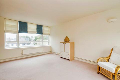 2 bedroom flat for sale, Leigham Court Road, London SW16