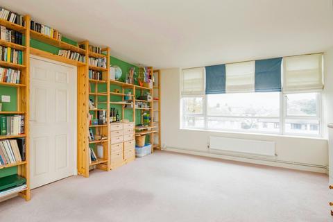 2 bedroom flat for sale, Leigham Court Road, London SW16