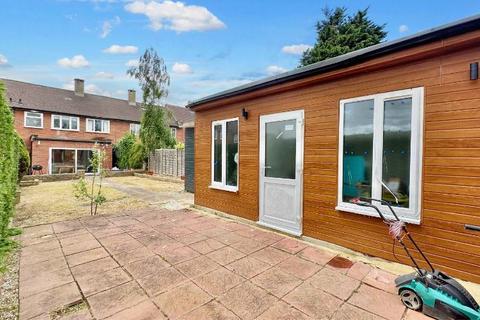 15 North Close, Chigwell, IG7 4NJ