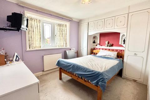 15 North Close, Chigwell, IG7 4NJ