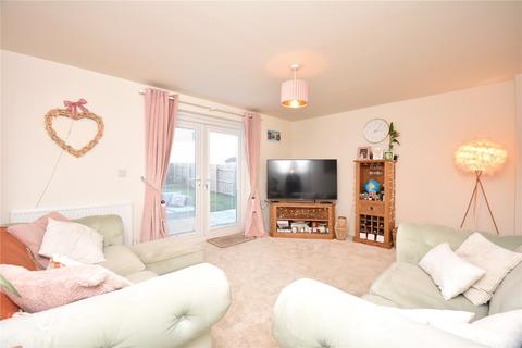 3 bedroom semi-detached house for sale, South Parkway, Seacroft, Leeds, West Yorkshire