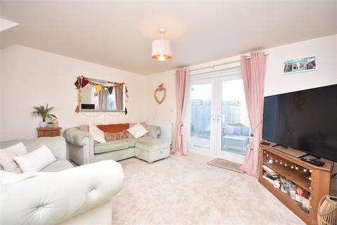 3 bedroom semi-detached house for sale, South Parkway, Seacroft, Leeds, West Yorkshire