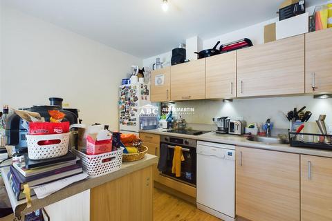 2 bedroom flat for sale, Amelia House, Boulevard Drive, Colindale