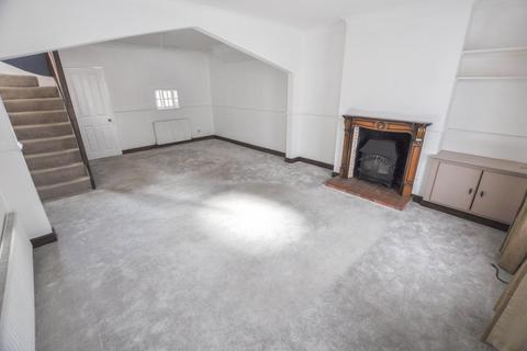 3 bedroom terraced house to rent, Crescent Road, Wimborne, BH21