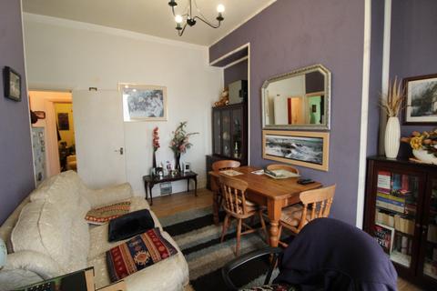 Flat 4, 110 Boulevard, Hull, HU3 2UE