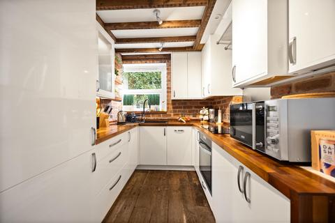 2 bedroom flat for sale, Gladys Road, West Hampstead NW6