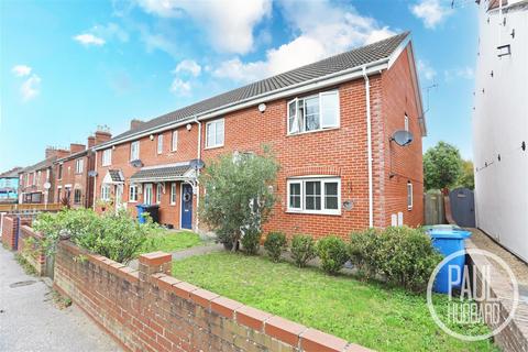 3 bedroom end of terrace house for sale, Victoria Road, Oulton Broad, NR33