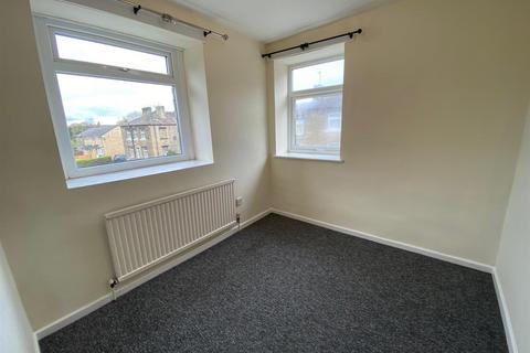 3 bedroom end of terrace house to rent, Almondbury Bank, Almondbury, Huddersfield