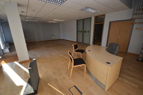 Property to rent, 128-130 Fowler Street, South Shields