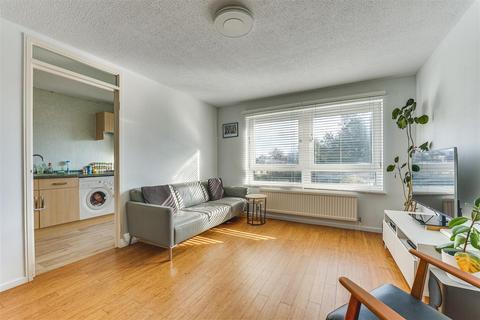 1 bedroom flat for sale, Halifax Road, Enfield