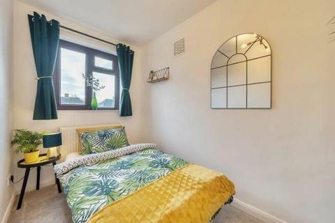 3 bedroom semi-detached house to rent, Long Lane,  East Oxford,  OX4