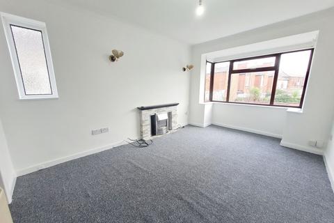 2 bedroom terraced bungalow to rent, Wingate Drive, Whitefield, M45