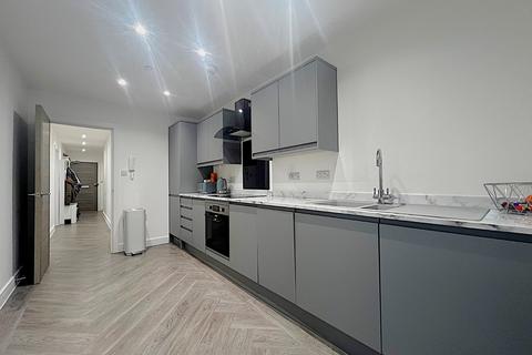 2 bedroom flat for sale, Governors Walk, Hampshire PO3