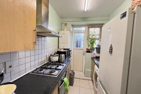 2 bedroom flat for sale, Scarlet Road, London SE6