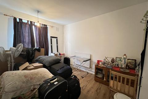 2 bedroom flat for sale, Scarlet Road, London SE6