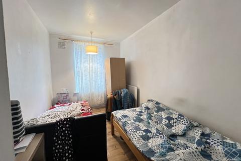 2 bedroom flat for sale, Scarlet Road, London SE6