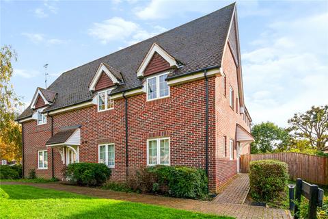 Warren Close, Farnham, Surrey, GU9