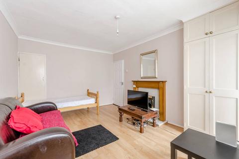 2 bedroom flat for sale, Cortis Road, Putney Heath, London, SW15