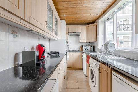 2 bedroom flat for sale, Cortis Road, Putney Heath, London, SW15