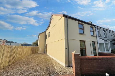 4 bedroom end of terrace house for sale, Pembrey Road, Kidwelly