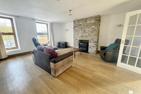 4 bedroom end of terrace house for sale, Pembrey Road, Kidwelly