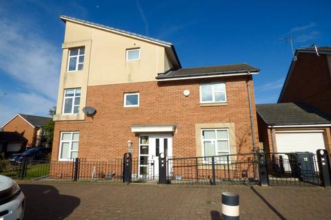 3 bedroom semi-detached house to rent, Redwood Avenue, South Shields