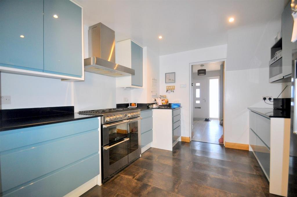Further Kitchen Area