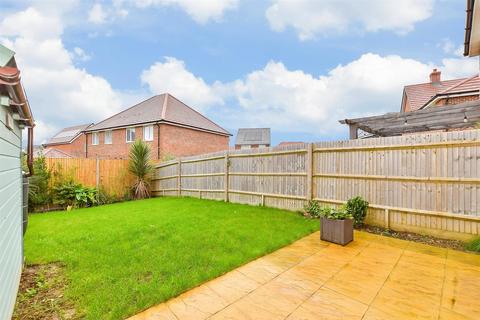 3 bedroom end of terrace house for sale, Eider Drive, Chichester, West Sussex