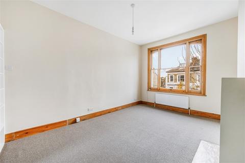 2 bedroom maisonette to rent, Shepherd's Bush W12 W12