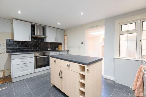 2 bedroom terraced house for sale, Three Bridges Road, Crawley RH10