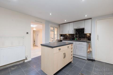 223 Three Bridges Road, Crawley, RH10 1LG