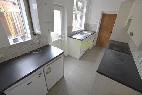 4 bedroom terraced house to rent, Pope Street, Leicester LE2