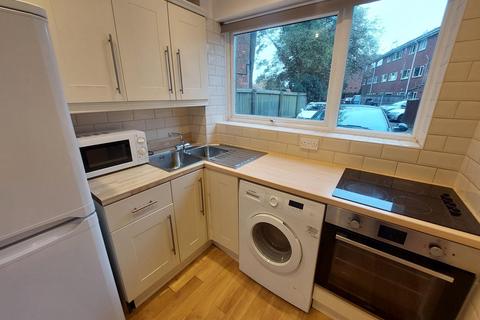 1 bedroom flat to rent, Avenues Court, Princes Avenue, HU5