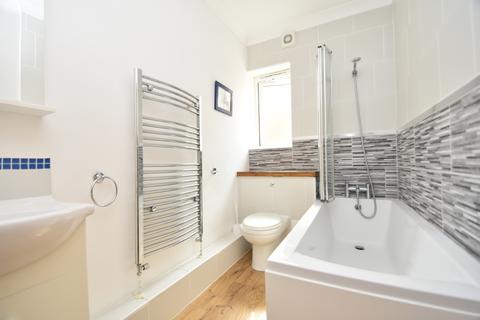 2 bedroom flat to rent, Shaftesbury Road, Southsea PO5