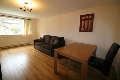 2 bedroom flat to rent, Parkside Court, Wood Green, N22