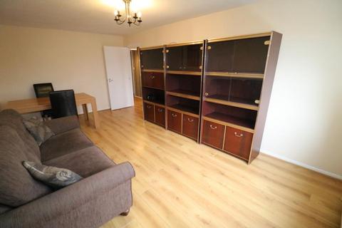 2 bedroom flat to rent, Parkside Court, Wood Green, N22