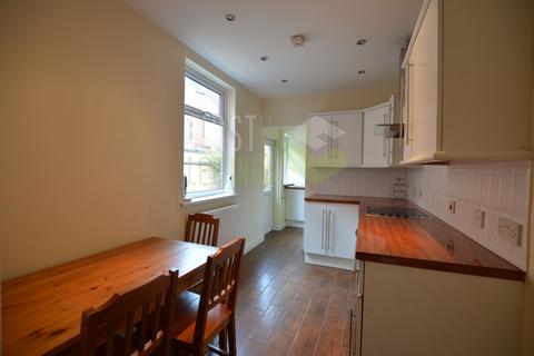 4 bedroom terraced house to rent, Lorne Road, Leicester LE2