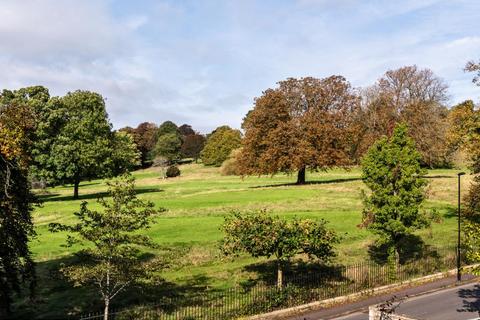 2 bedroom flat for sale, St. James's Square, Bath BA1